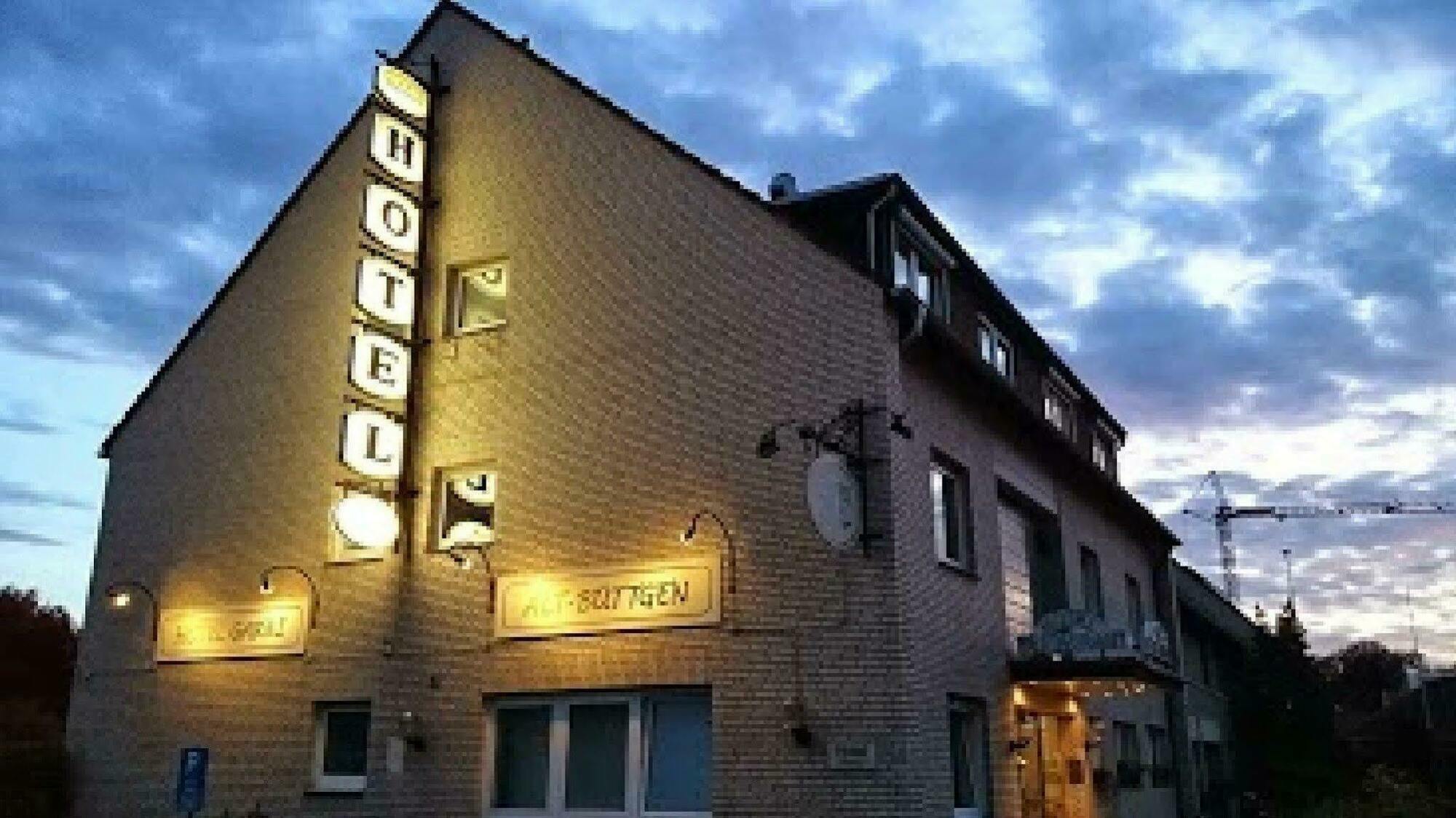Hotel Alt Buettgen Kaarst Exterior foto